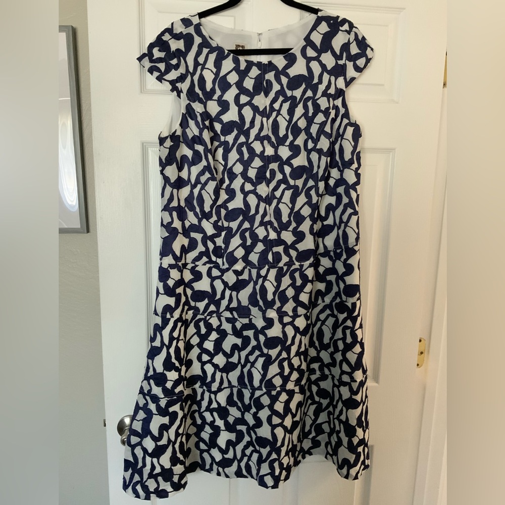 NWOT Anne Klein tiered dress cap sleeves